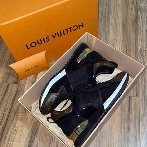 Louis Vuitton Runaway Sneaker size 38